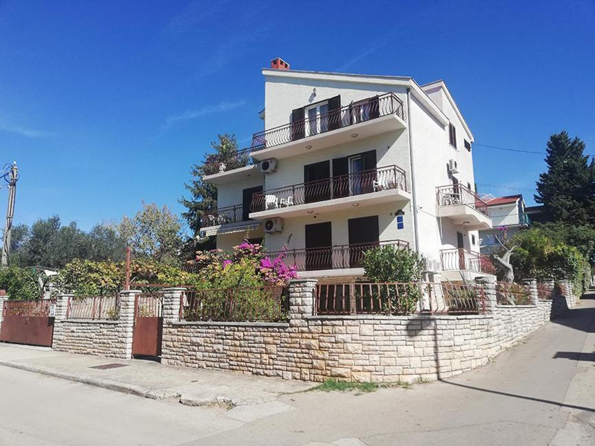 Danyja Apartments Sveti Filip i Jakov Exterior foto