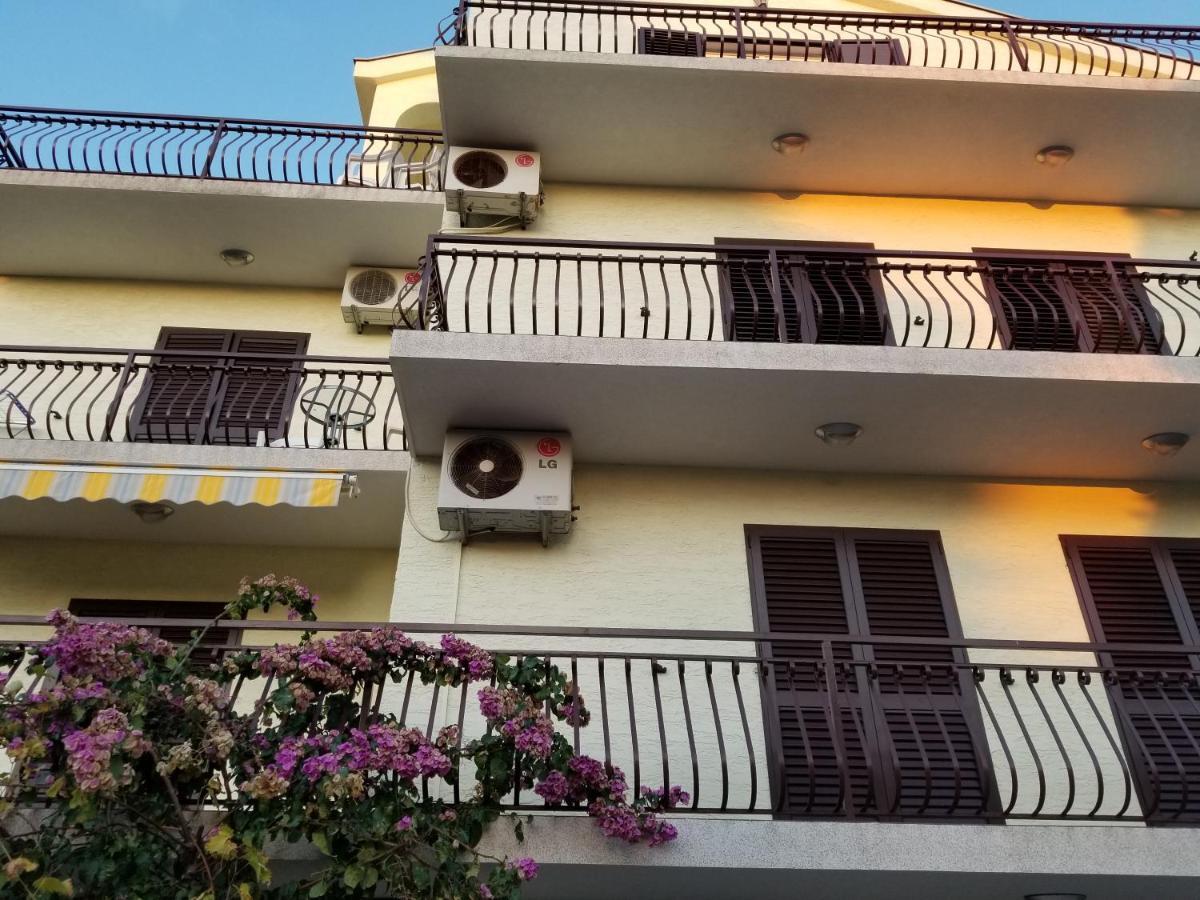 Danyja Apartments Sveti Filip i Jakov Exterior foto